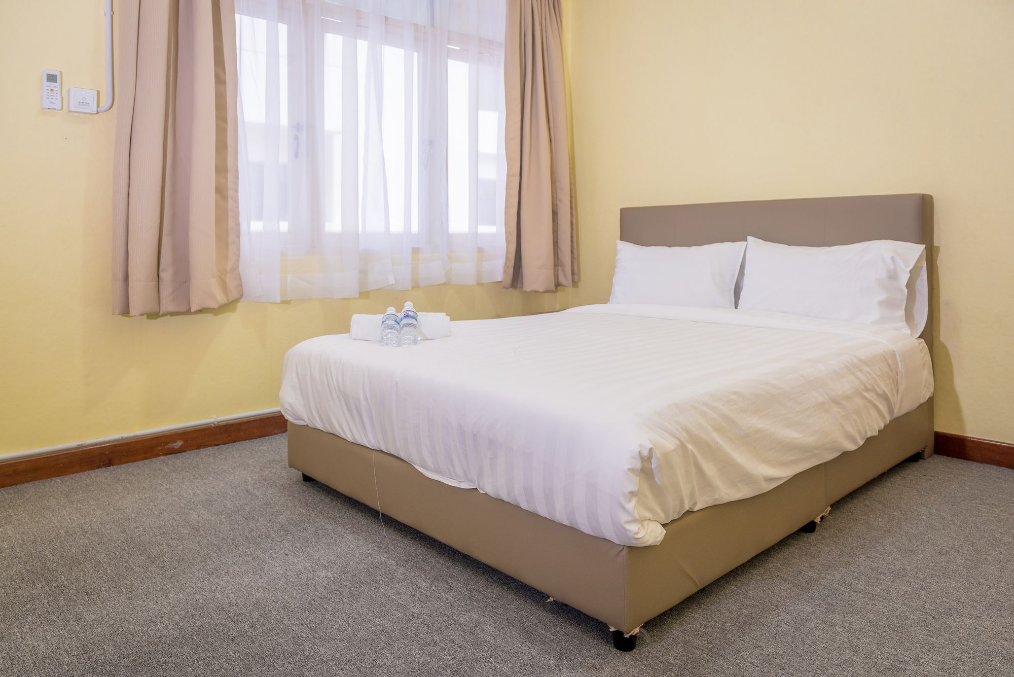 Spot On 89645 Ong'S Court Hotell George Town Exteriör bild