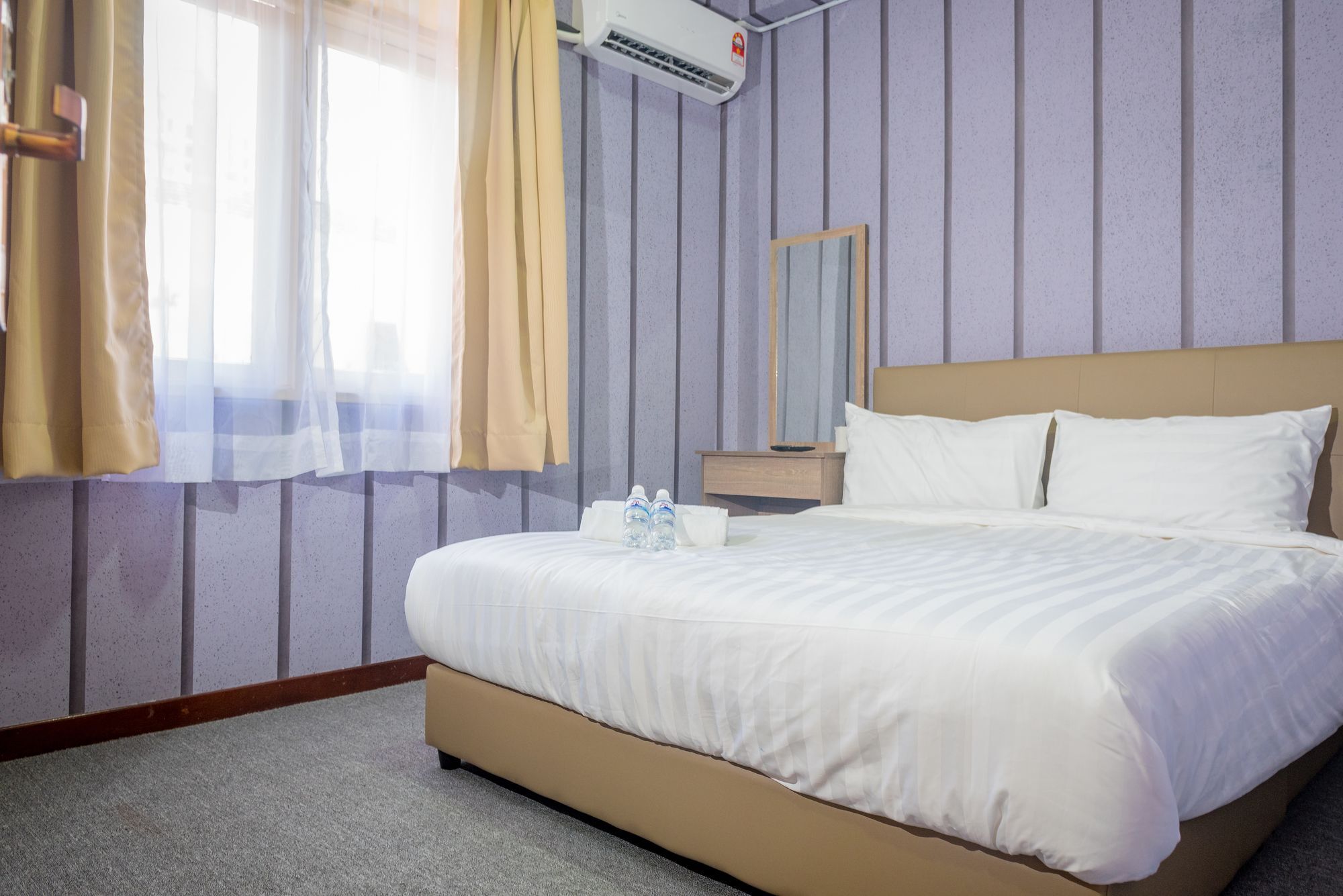 Spot On 89645 Ong'S Court Hotell George Town Exteriör bild