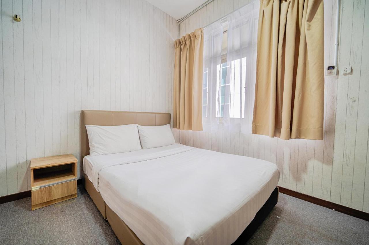 Spot On 89645 Ong'S Court Hotell George Town Exteriör bild