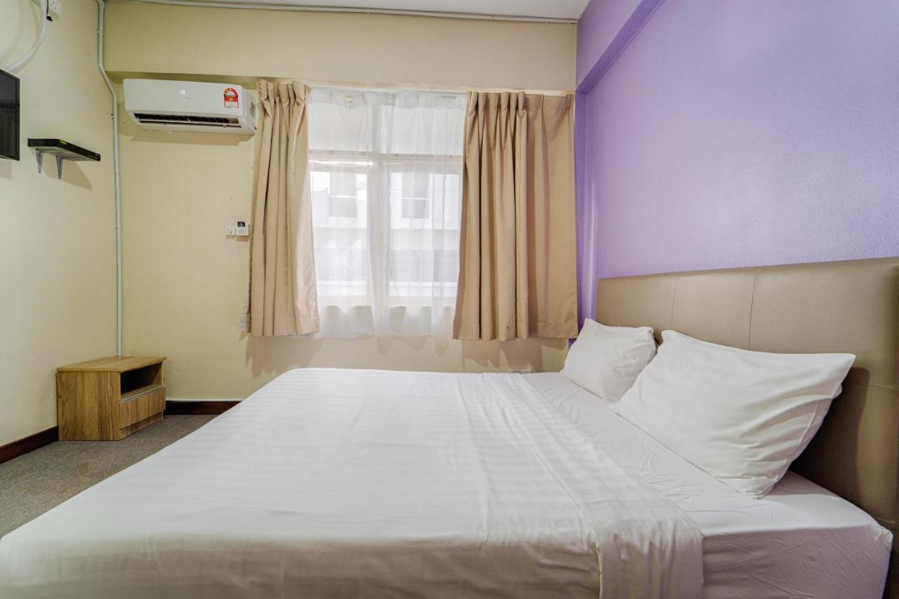 Spot On 89645 Ong'S Court Hotell George Town Exteriör bild